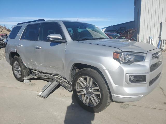 JTESU5JR2N5978982 - 2022 TOYOTA 4RUNNER SR5 PREMIUM SILVER photo 4