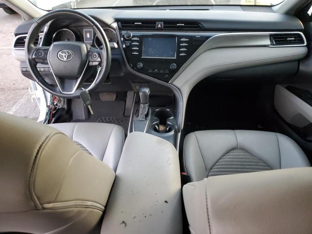 4T1B11HK9JU064755 - 2018 TOYOTA CAMRY L WHITE photo 8