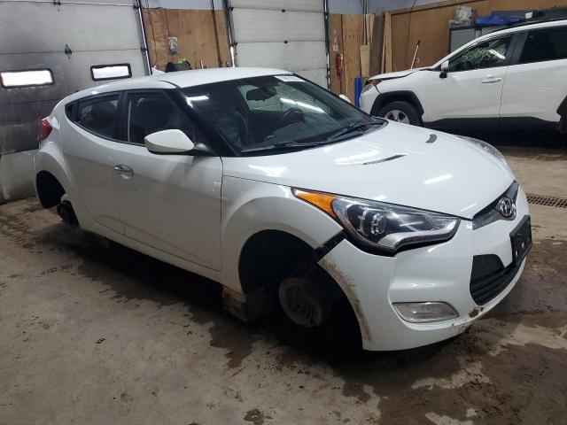 KMHTC6AD7FU221195 - 2015 HYUNDAI VELOSTER WHITE photo 4