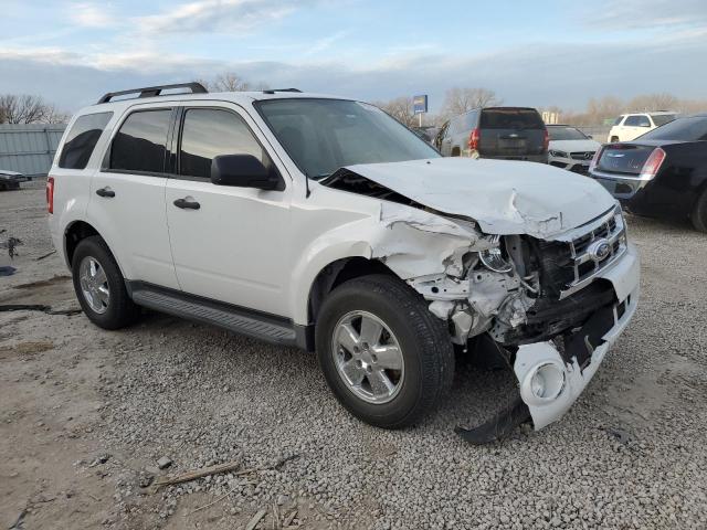 1FMCU9DGXBKB99655 - 2011 FORD ESCAPE XLT WHITE photo 4