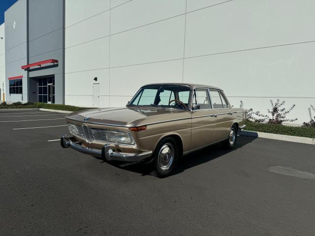 1326213 - 1967 BMW 2000 GOLD photo 2