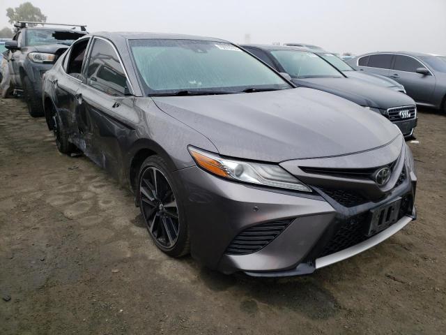 4T1BZ1HK6JU006577 - 2018 TOYOTA CAMRY XSE GRAY photo 4