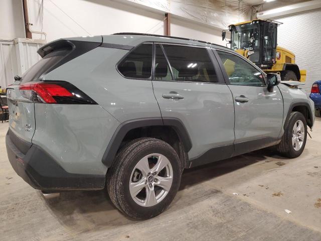 2T3P1RFV3LW118465 - 2020 TOYOTA RAV4 XLE GRAY photo 3