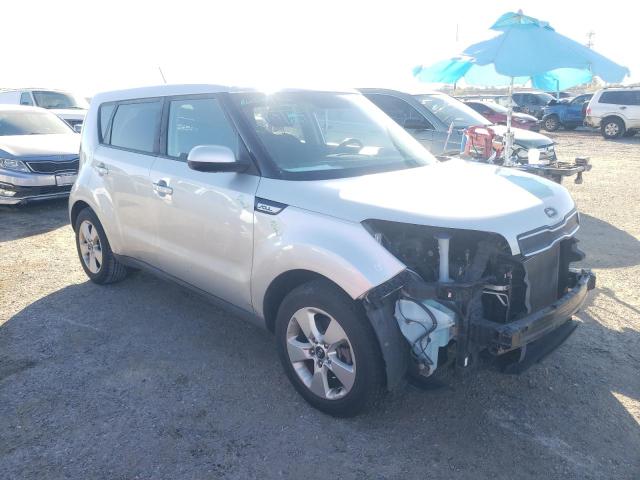 KNDJN2A2XK7685037 - 2019 KIA SOUL SILVER photo 4