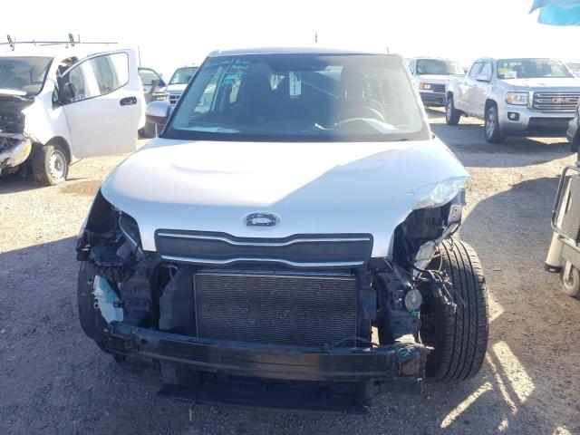 KNDJN2A2XK7685037 - 2019 KIA SOUL SILVER photo 5