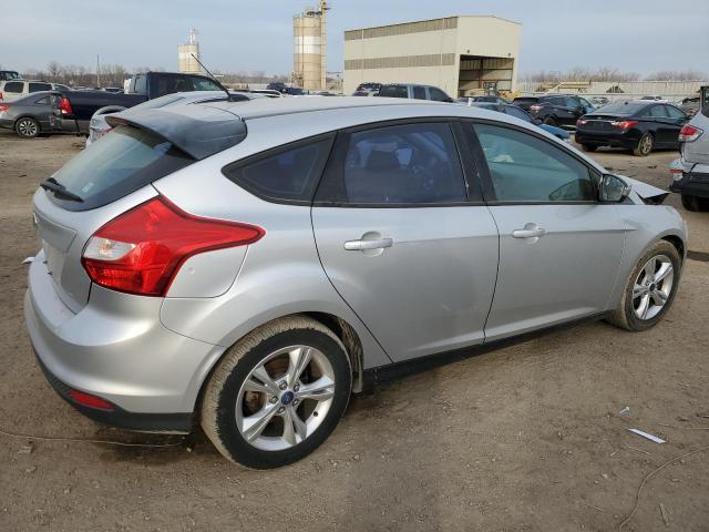 1FAHP3K29CL330100 - 2012 FORD FOCUS SE GRAY photo 3