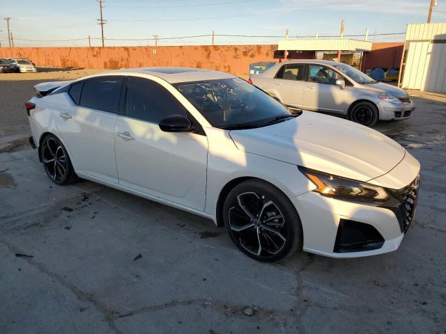 1N4BL4CV6PN354963 - 2023 NISSAN ALTIMA SR WHITE photo 4