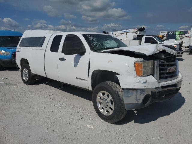 1GTHK49KX9E121949 - 2009 GMC SIERRA K2500 HEAVY DUTY WHITE photo 4