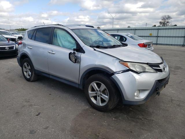 2T3RFREV4EW206567 - 2014 TOYOTA RAV4 XLE SILVER photo 4