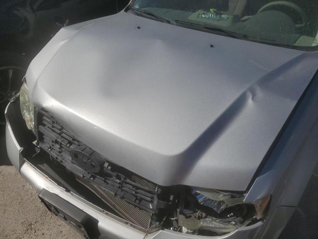 1FMCU49389KC04578 - 2009 FORD ESCAPE HYBRID SILVER photo 11