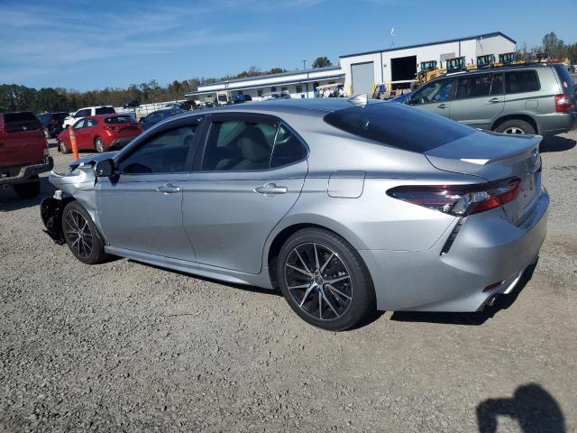 4T1S31AK3RU075525 - 2024 TOYOTA CAMRY SE NIGHT SHADE SILVER photo 2