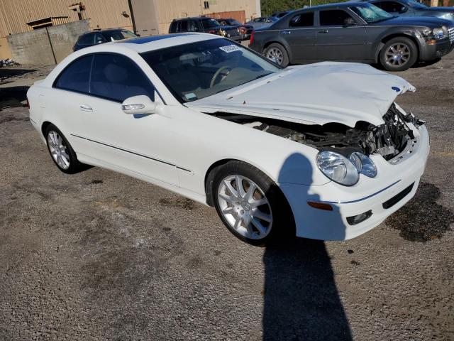 WDBTJ56H07F222922 - 2007 MERCEDES-BENZ CLK 350 WHITE photo 4