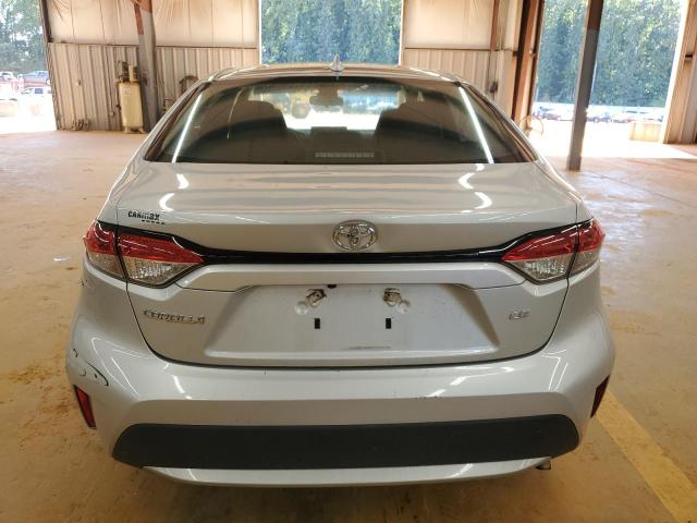 5YFEPRAE2LP099043 - 2020 TOYOTA COROLLA LE 银色 照片 6