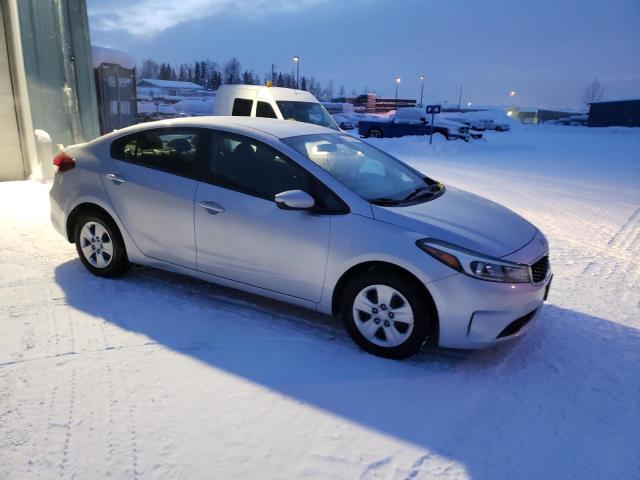 3KPFK4A71JE234373 - 2018 KIA FORTE LX GRAY photo 4