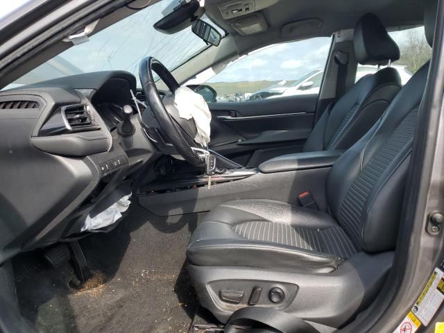 4T1B11HK2KU183247 - 2019 TOYOTA CAMRY L GRAY photo 7