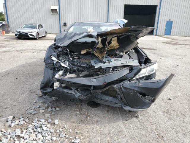 4T1B11HKXJU057880 - 2018 TOYOTA CAMRY L BLACK photo 5