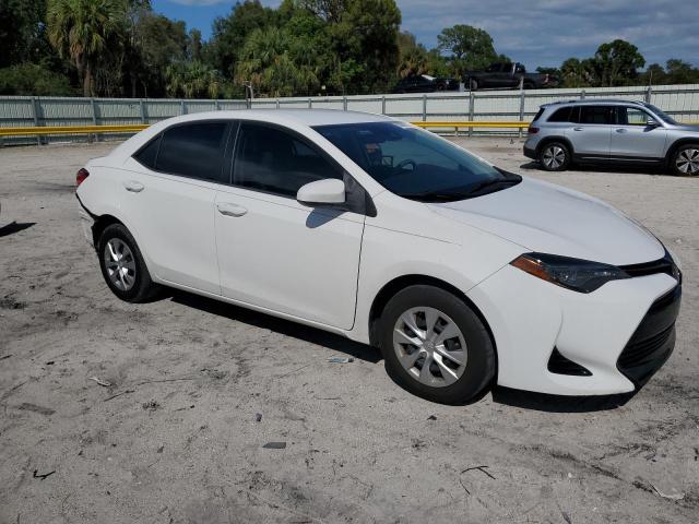 5YFBURHE4JP830408 - 2018 TOYOTA COROLLA L WHITE photo 4