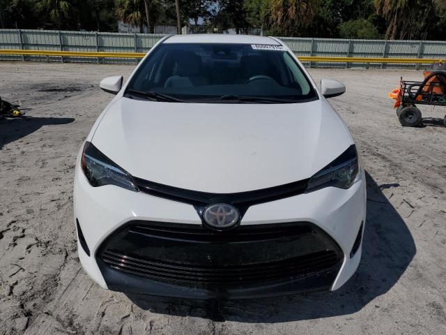 5YFBURHE4JP830408 - 2018 TOYOTA COROLLA L WHITE photo 5
