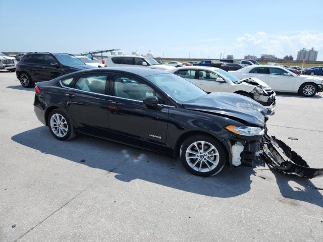 3FA6P0LU6KR100763 - 2019 FORD FUSION SE BLACK photo 4