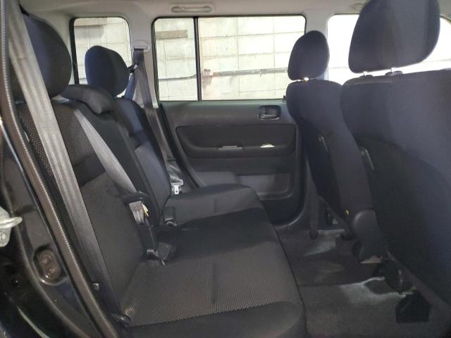 JTLKT324X54004532 - 2005 TOYOTA SCION XB BLACK photo 11
