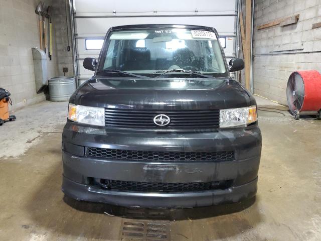 JTLKT324X54004532 - 2005 TOYOTA SCION XB BLACK photo 5
