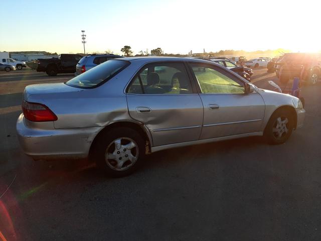 1HGCG6678WA143525 - 1998 HONDA ACCORD EX SILVER photo 3