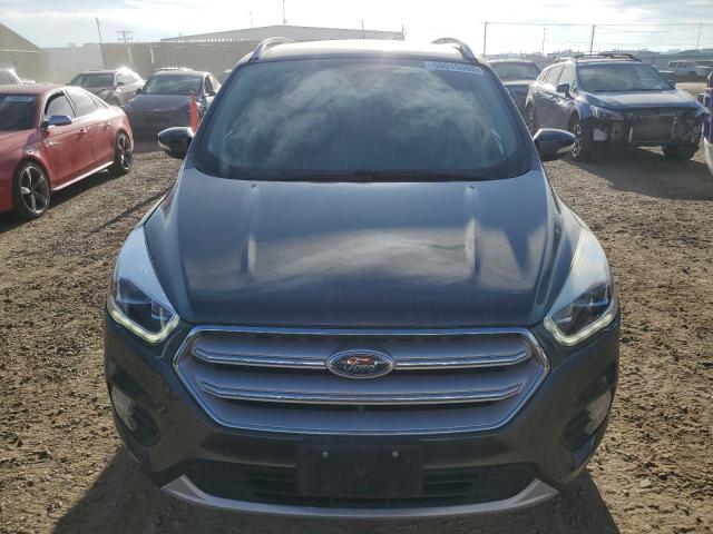 1FMCU0J90JUD22433 - 2018 FORD ESCAPE TITANIUM Графитовый фото 5