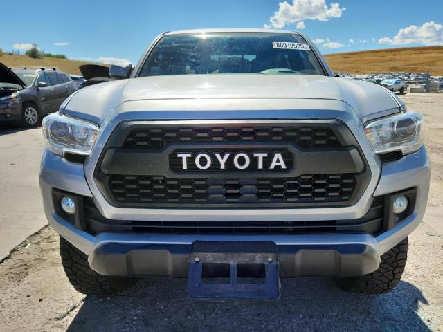3TMCZ5AN5HM046944 - 2017 TOYOTA TACOMA DOUBLE CAB 银色 照片 5