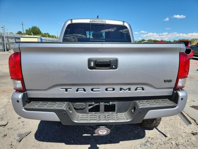 3TMCZ5AN5HM046944 - 2017 TOYOTA TACOMA DOUBLE CAB 银色 照片 6