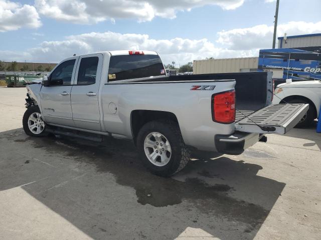 1GCVKREC5JZ322587 - 2018 CHEVROLET SILVERADO K1500 LT SILVER photo 2