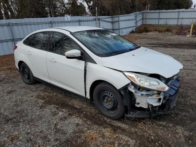 1FADP3F27DL365194 - 2013 FORD FOCUS SE WHITE photo 4