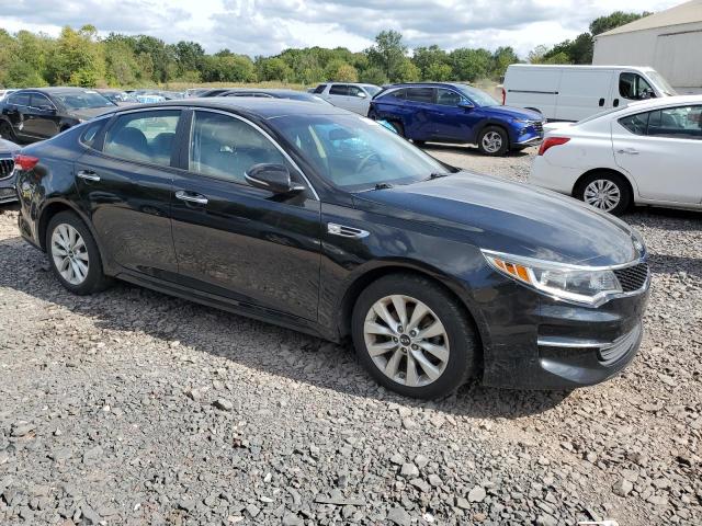 5XXGT4L39JG274395 - 2018 KIA OPTIMA LX Schwarz Foto 4