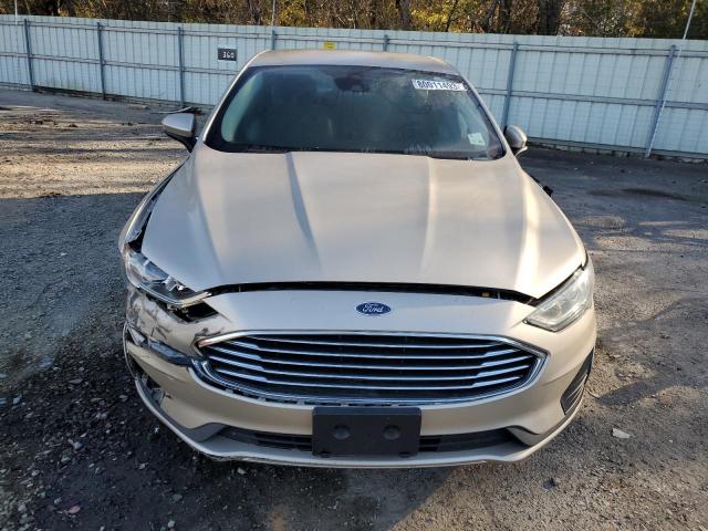 3FA6P0HD4KR203849 - 2019 FORD FUSION SE CREAM photo 5