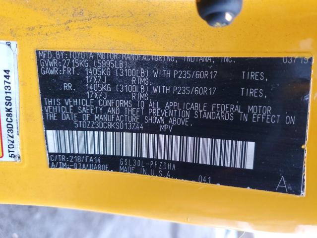 5TDZZ3DC8KS013744 - 2019 TOYOTA SIENNA YELLOW photo 12