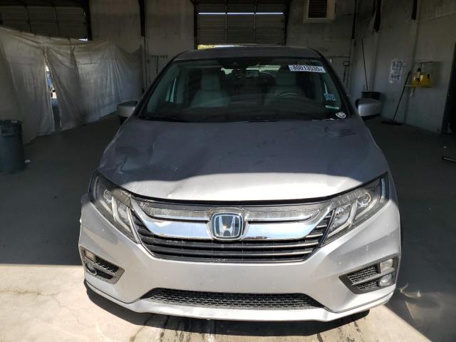 5FNRL6H70JB091034 - 2018 HONDA ODYSSEY EXL Silber Foto 5