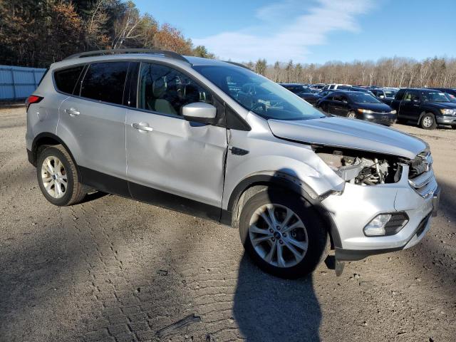 1FMCU9GD7JUB92649 - 2018 FORD ESCAPE SE SILVER photo 4