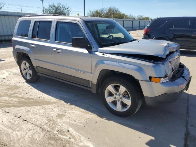 1C4NJPFB3HD183824 - 2017 JEEP PATRIOT LATITUDE SILVER photo 4