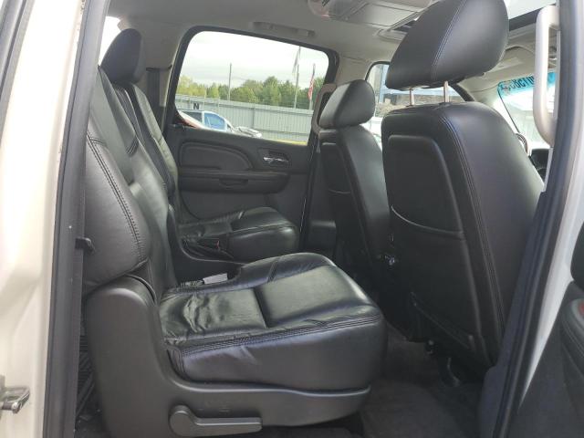 1GYS4HEF8BR262799 - 2011 CADILLAC ESCALADE ESV LUXURY Weiß Foto 11