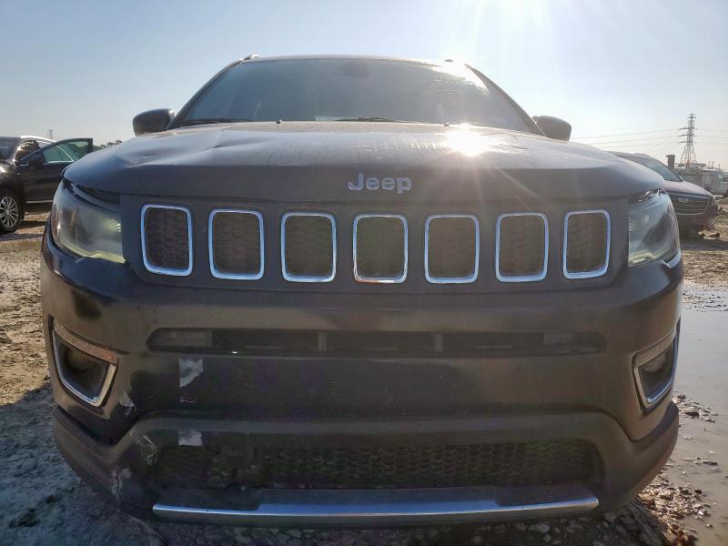 3C4NJCCB1JT357919 - 2018 JEEP COMPASS LIMITED 蓝色 照片 5