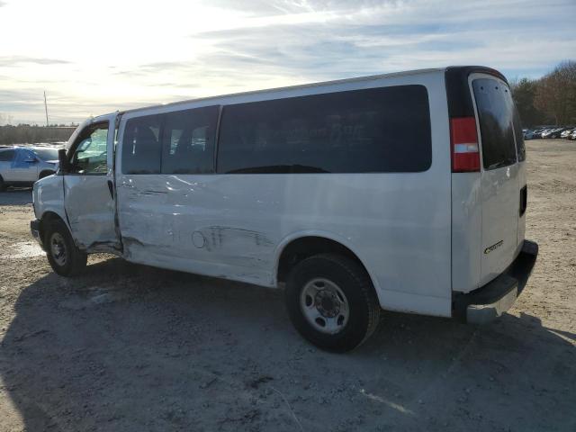 1GAZGPFG2J1317265 - 2018 CHEVROLET EXPRESS G3 LT WHITE photo 2