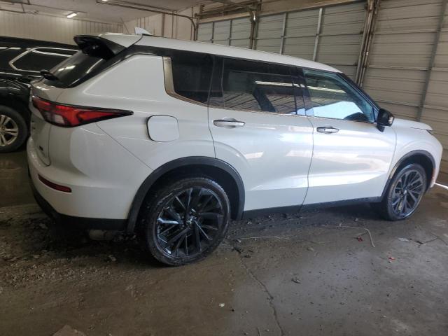 JA4J4UA85PZ050302 - 2023 MITSUBISHI OUTLANDER SE WHITE photo 3