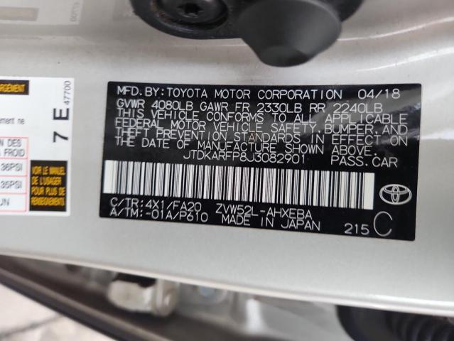 JTDKARFP8J3082901 - 2018 TOYOTA PRIUS PRIM Сріблястий фото 12