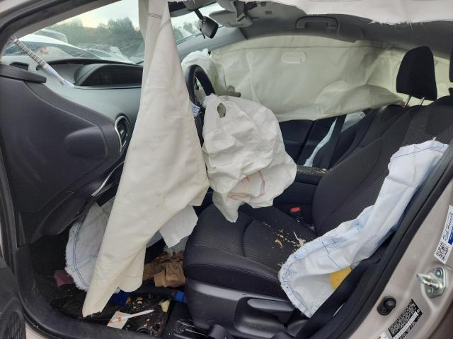 JTDKARFP8J3082901 - 2018 TOYOTA PRIUS PRIM Сріблястий фото 7