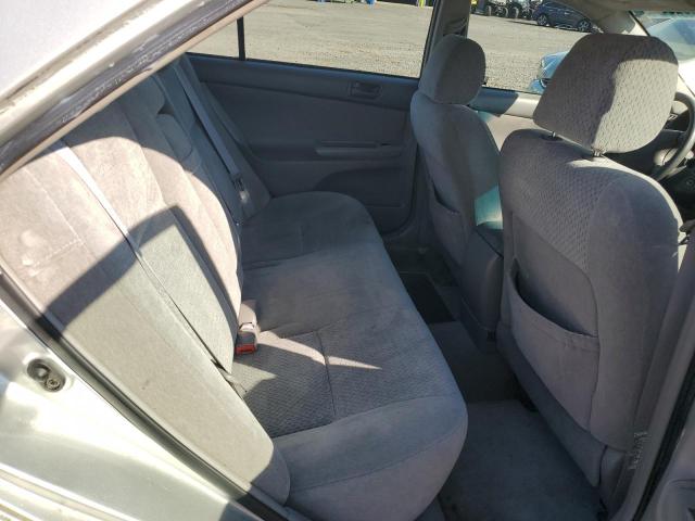 4T1BE32K94U897582 - 2004 TOYOTA CAMRY LE ვერცხლისფერი ფოტო 10