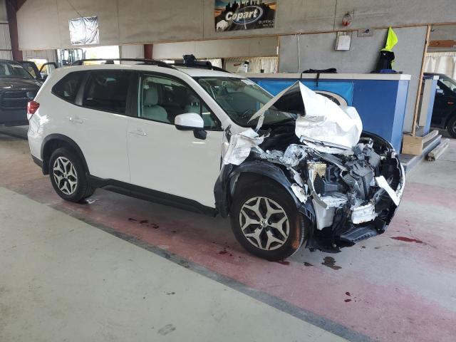 JF2SKAJCXMH502539 - 2021 SUBARU FORESTER PREMIUM WHITE photo 4