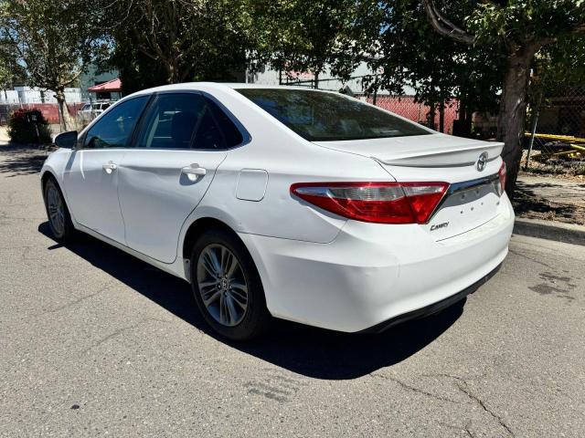 4T1BF1FK4FU091468 - 2015 TOYOTA CAMRY LE 白色 照片 3