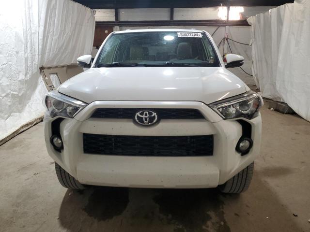 JTEBU5JR5F5271750 - 2015 TOYOTA 4RUNNER SR5 WHITE photo 5