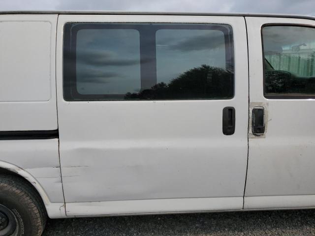 1GCFG15W4Y1178301 - 2000 CHEVROLET EXPRESS G1 WHITE photo 10