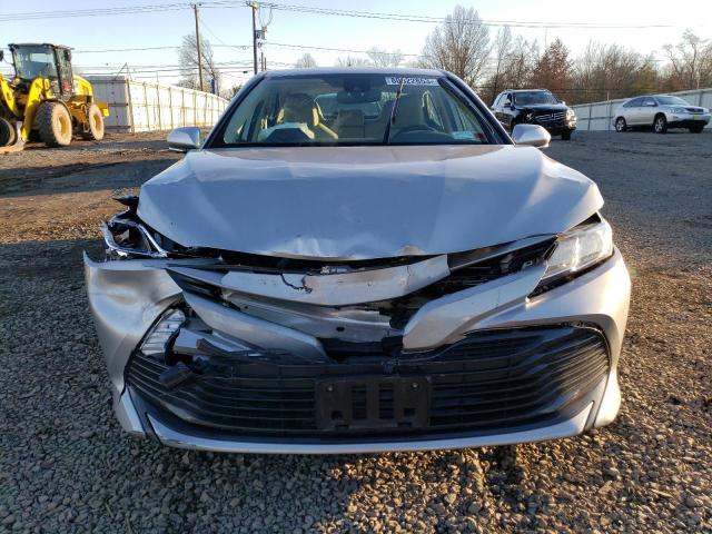 4T1L11BK7LU008605 - 2020 TOYOTA CAMRY LE SILVER photo 5