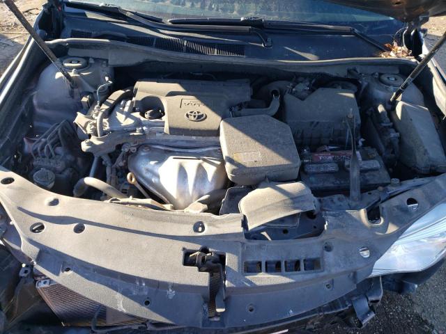 4T1BF1FK3HU712864 - 2017 TOYOTA CAMRY LE GRAY photo 11